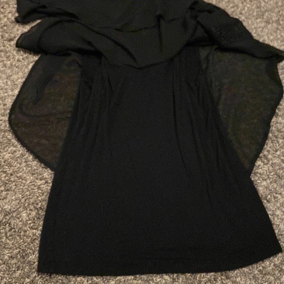 black blouse - Picture 3 of 4